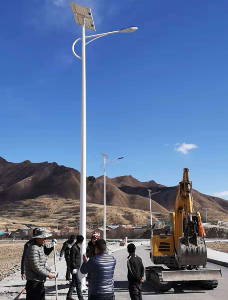 甘南碌曲10米精河太阳能路灯项目