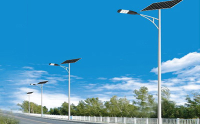 农村道路装精河太阳能路灯选多大瓦数实测